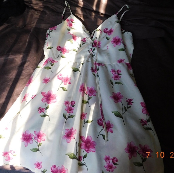 Dress - Picture 1 of 2